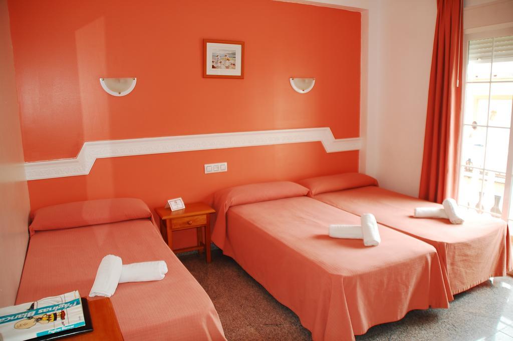 Hostal Mary Tere サロブレーニャ エクステリア 写真