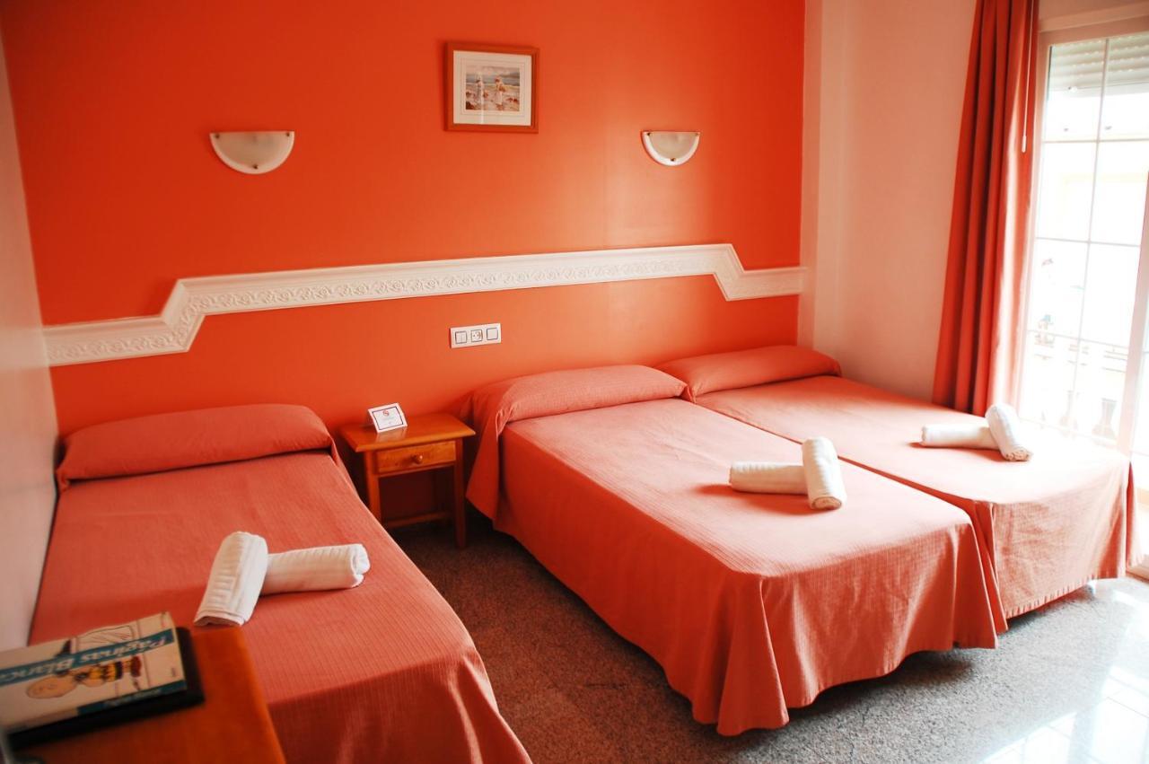 Hostal Mary Tere サロブレーニャ エクステリア 写真