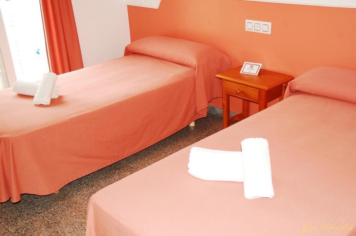 Hostal Mary Tere サロブレーニャ エクステリア 写真